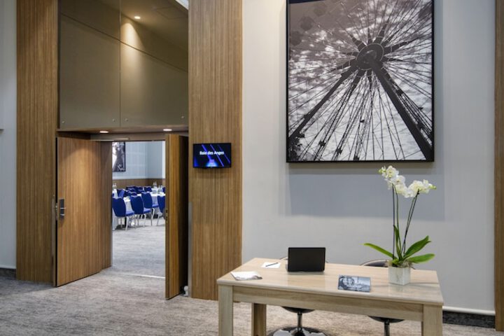 Business Center 151 of 167
