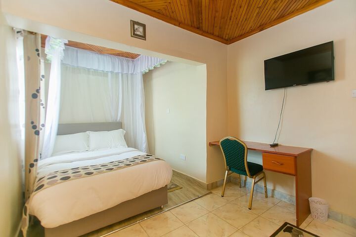 Room 28 of 163