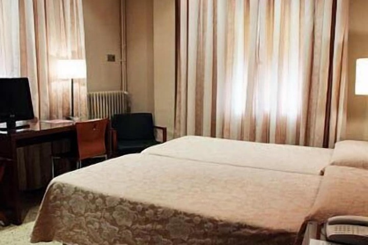 Room 16 of 57