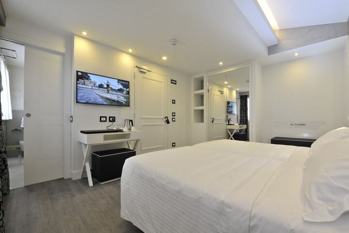Room 5 of 34