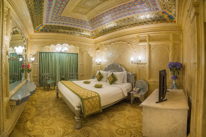 Room 51 of 120