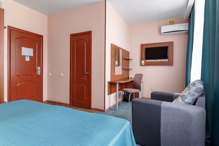 Room 6 of 48