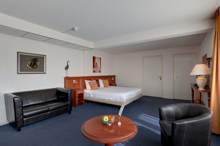 Room 9 of 29