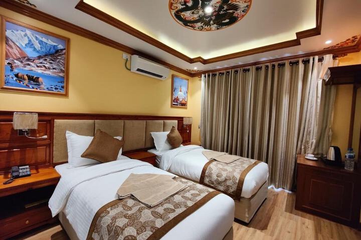 Room 11 of 24