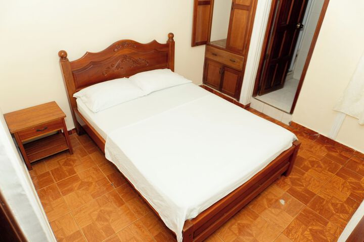 Room 4 of 28