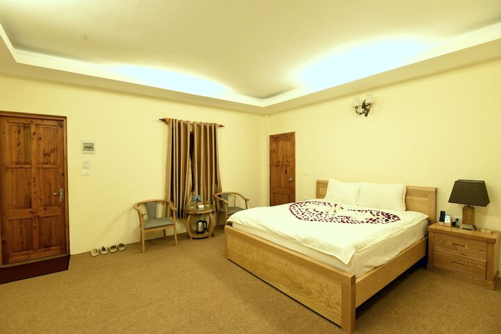 Room 2 of 74