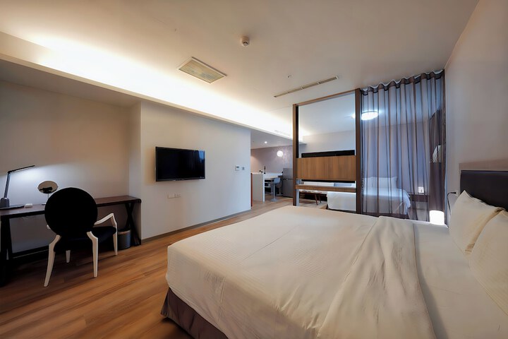 Room 63 of 155