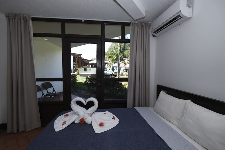 Room 21 of 103