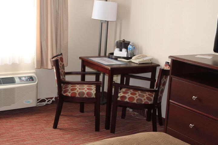 2 Queen Beds High Speed Internet Accessible First Floor Pet Friendly Room Coffee Maker Shower Only Full Breakfast (22 of 27)