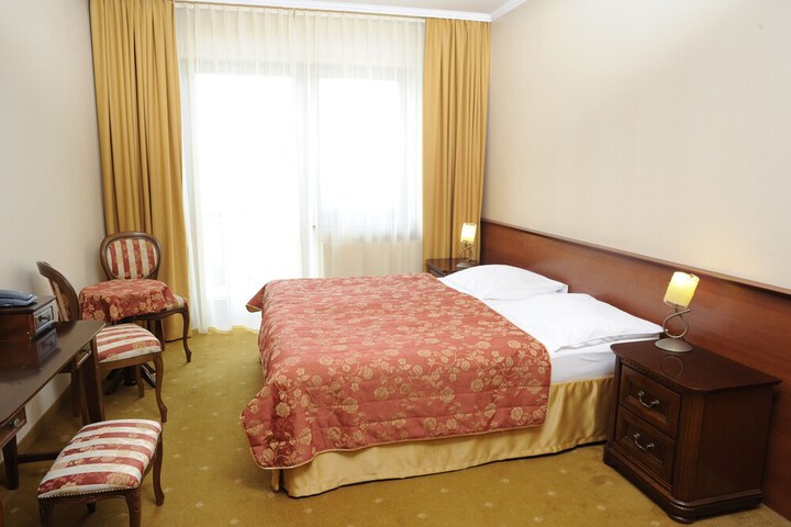 Room 4 of 81
