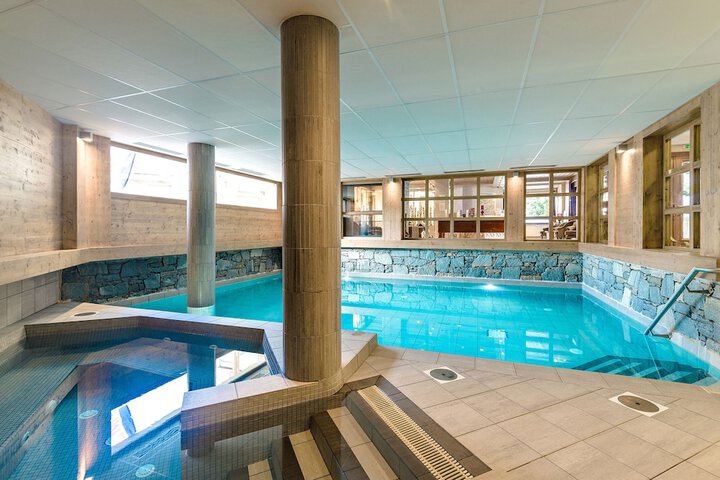 Hotel with Pool