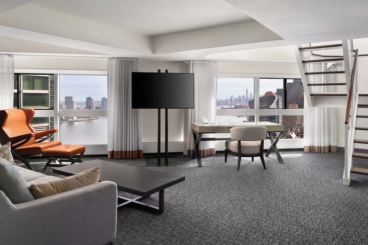 Room 18 of 108