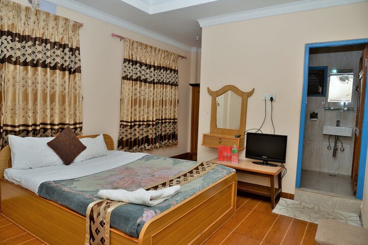 Room 9 of 24