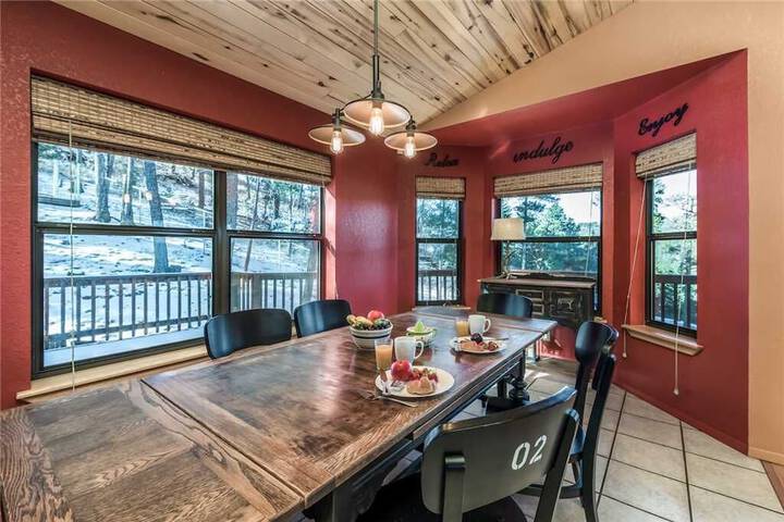 Bear Butte Lodge Holiday Home in Ruidoso, NM
