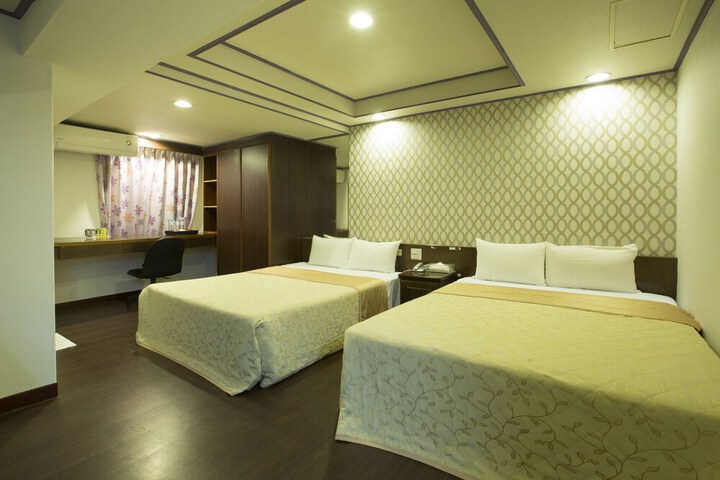 Room 3 of 35