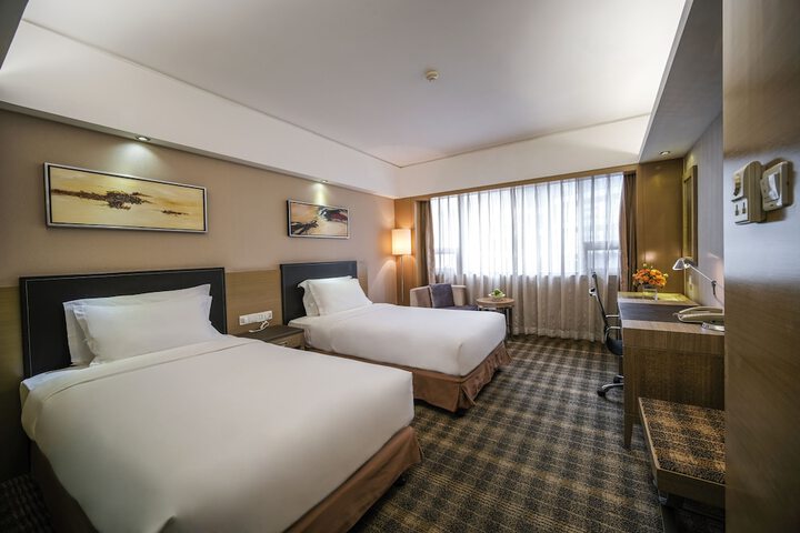 Room 8 of 60