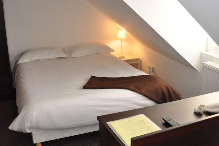 Room 56 of 98