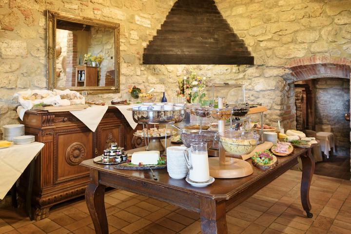 Breakfast/Coffee Service 94 of 225