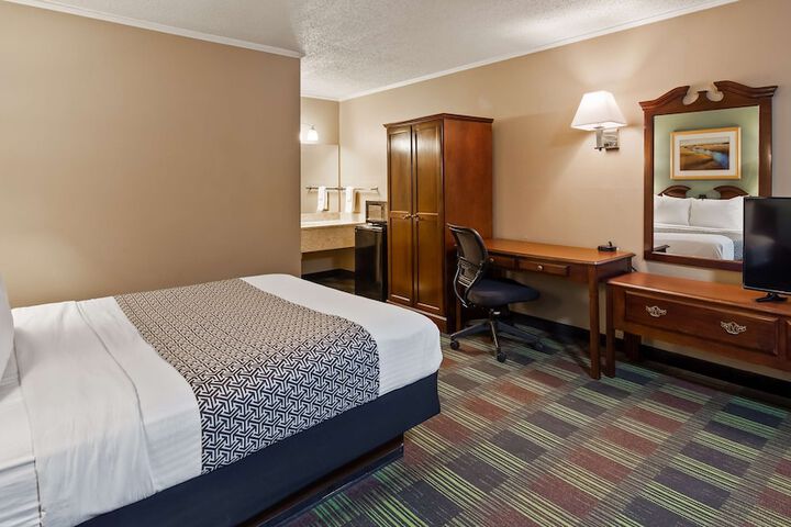 Room 10 of 22
