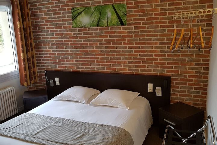 Room 4 of 50