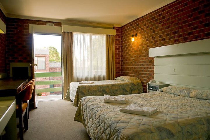 Room 2 of 36