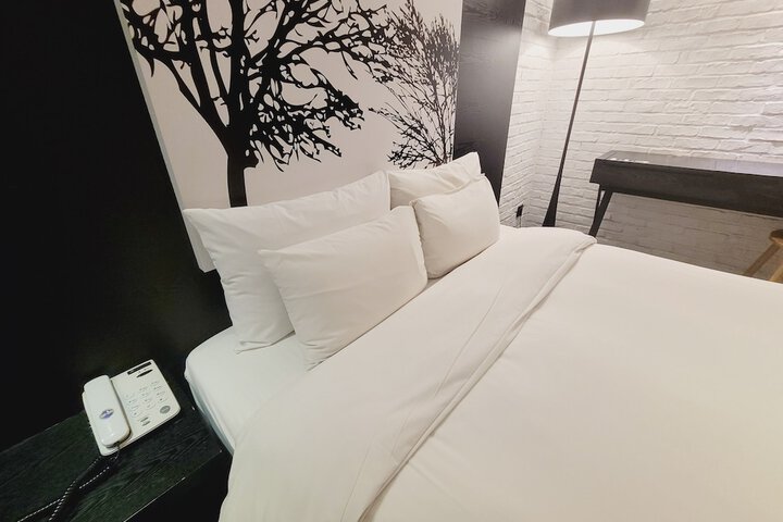 Room 18 of 45