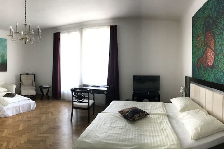Room 14 of 28