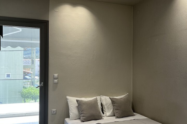 Room 28 of 105