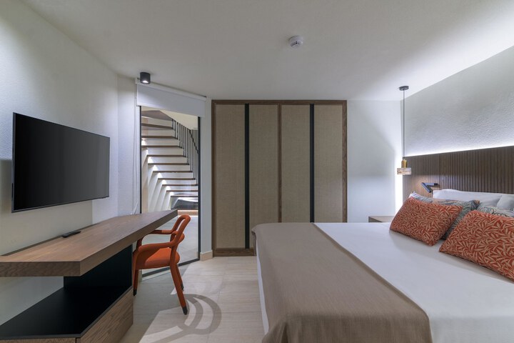 Room 63 of 295