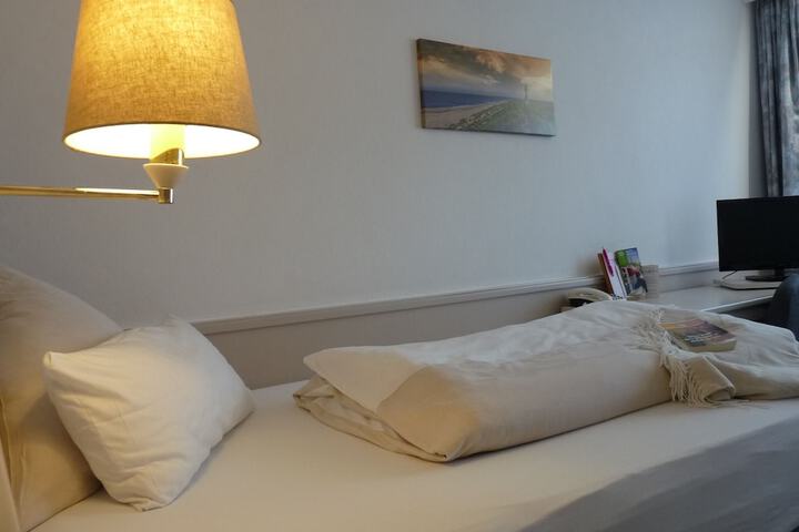 Room 6 of 23
