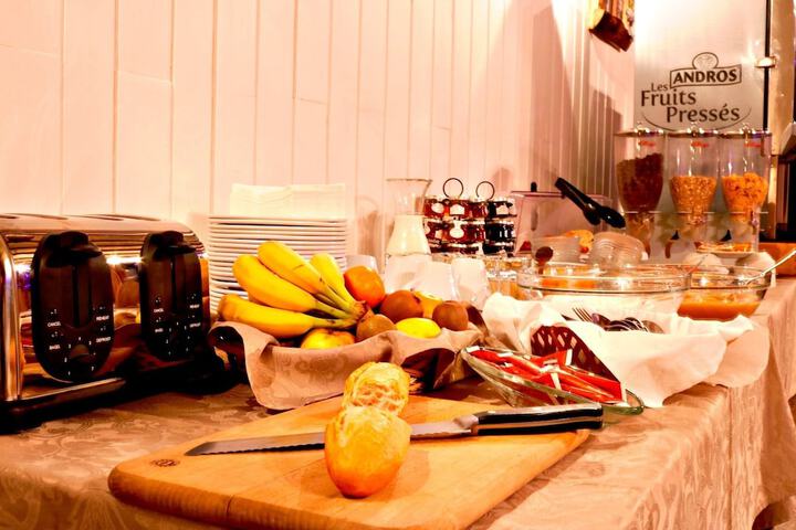 Breakfast/Coffee Service 24 of 37