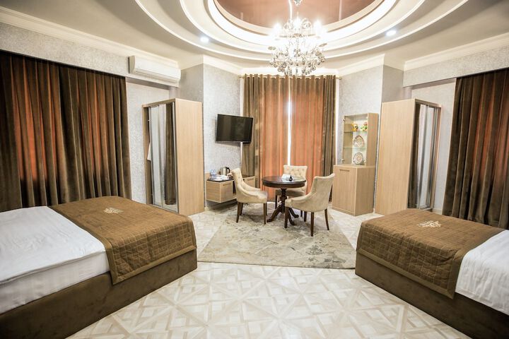 Room 15 of 82