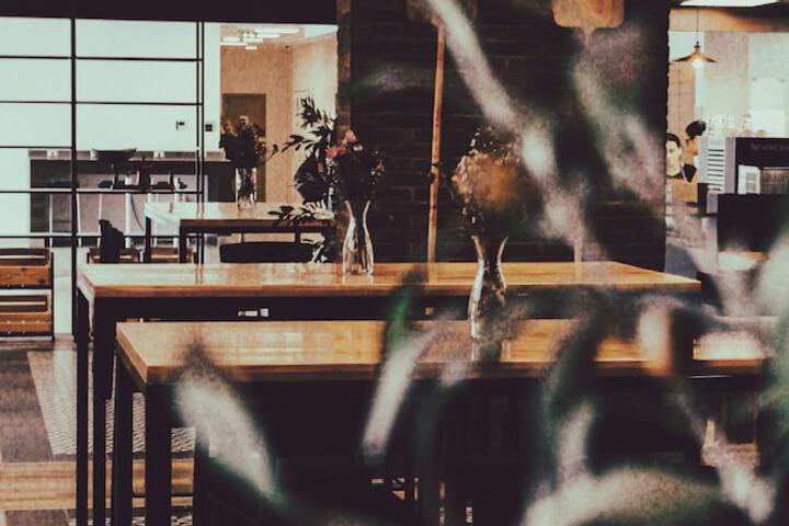 Dining 34 of 77