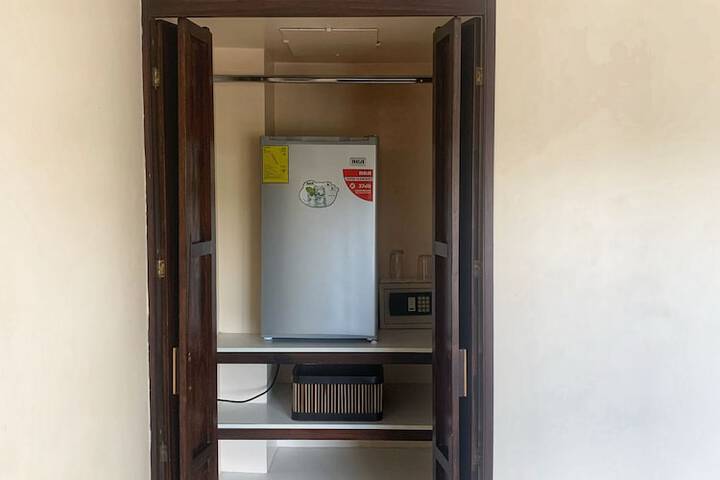 Room 16 of 32
