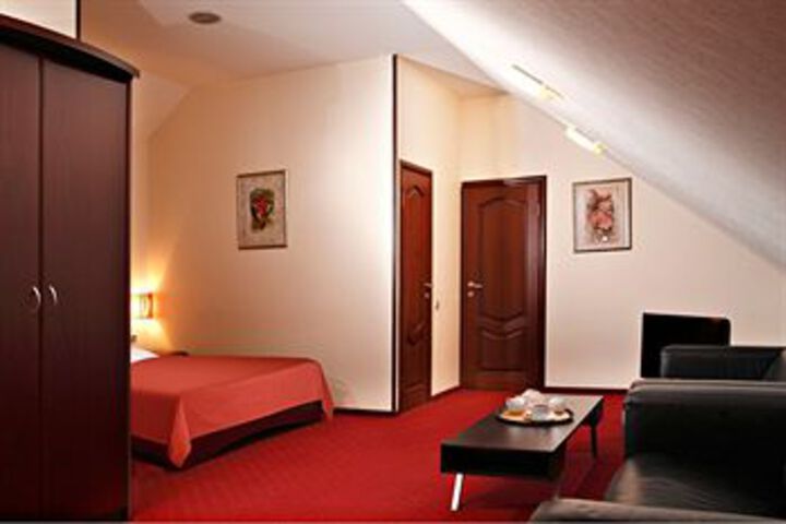 Room 5 of 20