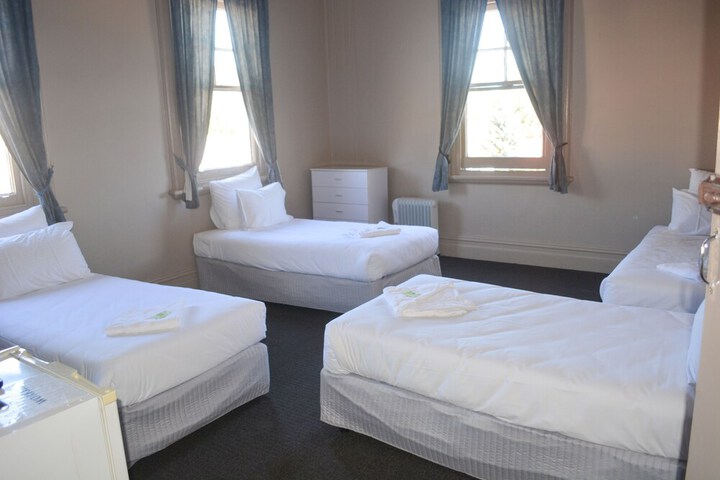 Room 27 of 62