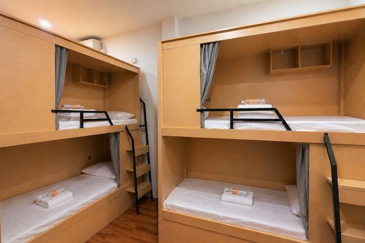 Room 52 of 121