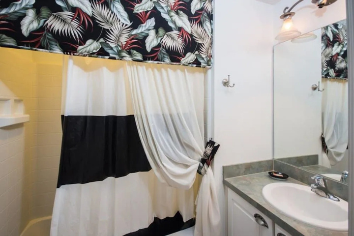 Room 6 of 21