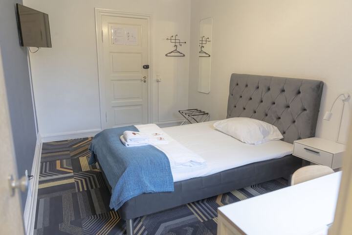 Room 14 of 36