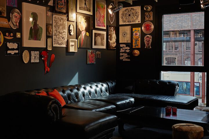 Lounge 29 of 33