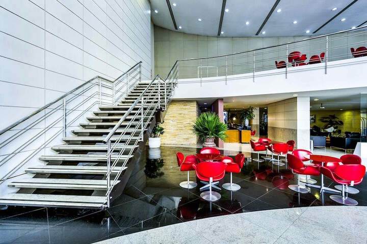 Hotel 100 of 100