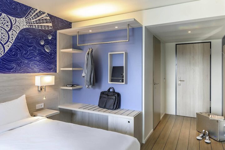 Room 8 of 29