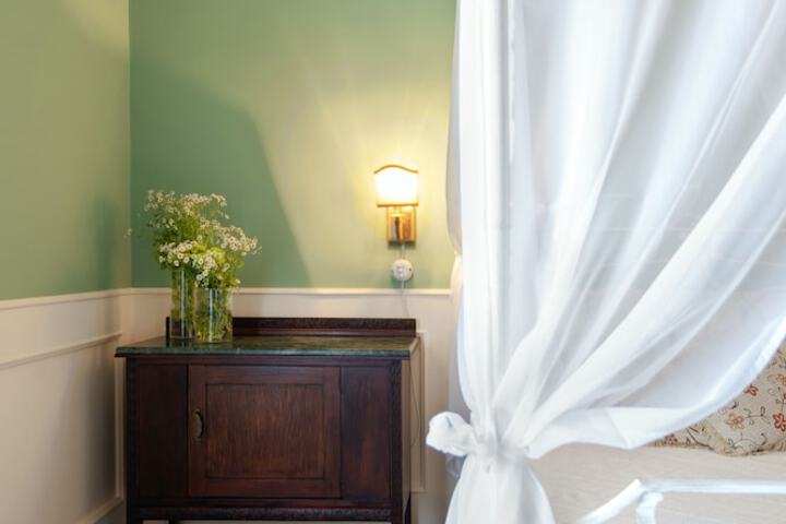 Room 26 of 51