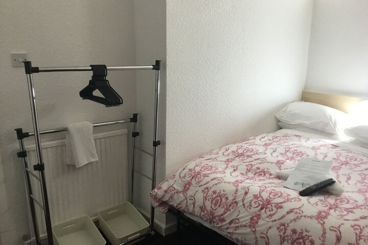 Room 12 of 148