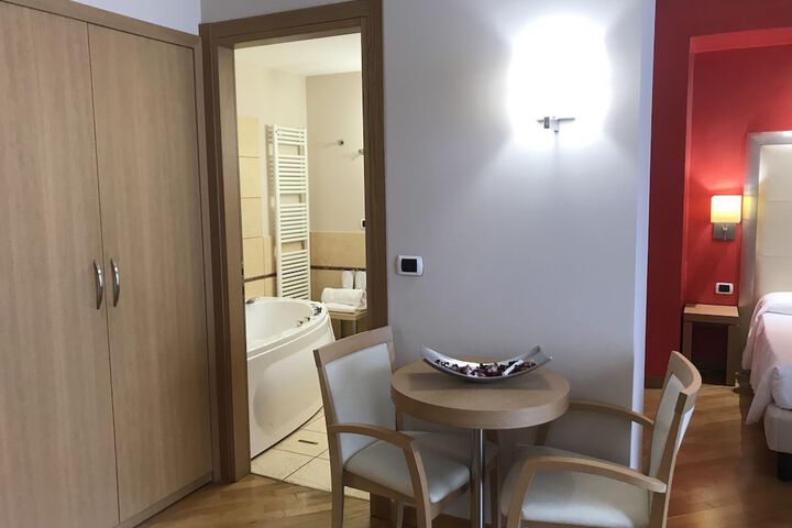 Room 12 of 17