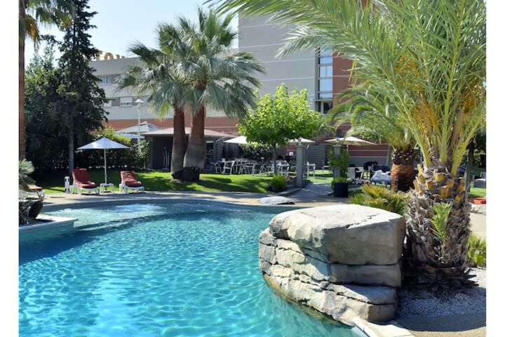 Hotel with Pool