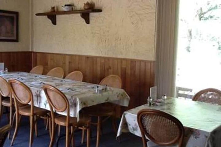 Dining 36 of 45