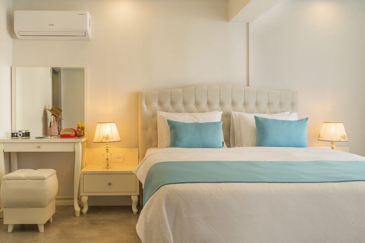 Room 21 of 43