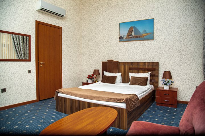 Room 5 of 42