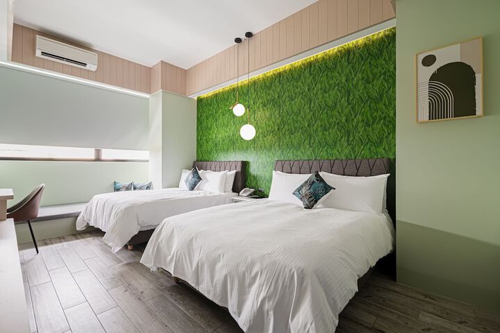 Room 17 of 37